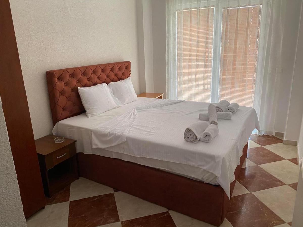 Hotel Montenegro Струга Екстериор снимка