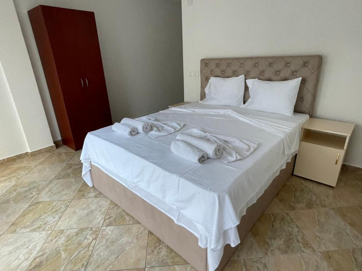 Hotel Montenegro Струга Екстериор снимка